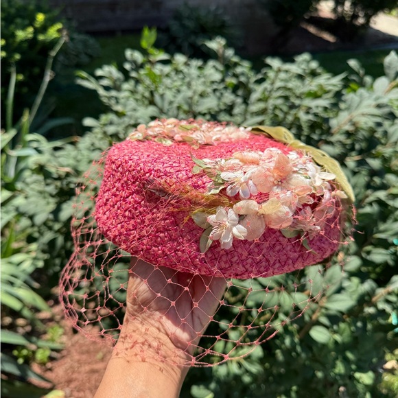 Elegant Pink Floral Women's Hat with Bow vintage tea fascinator derby - Picture 4 of 5
